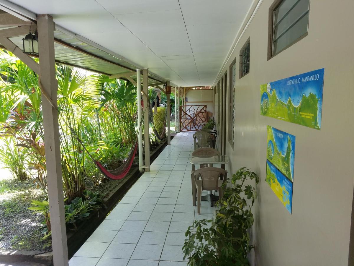 Hotel El Colibri Rojo - Cabinas - Le Colibri Rouge Cahuita Exterior photo