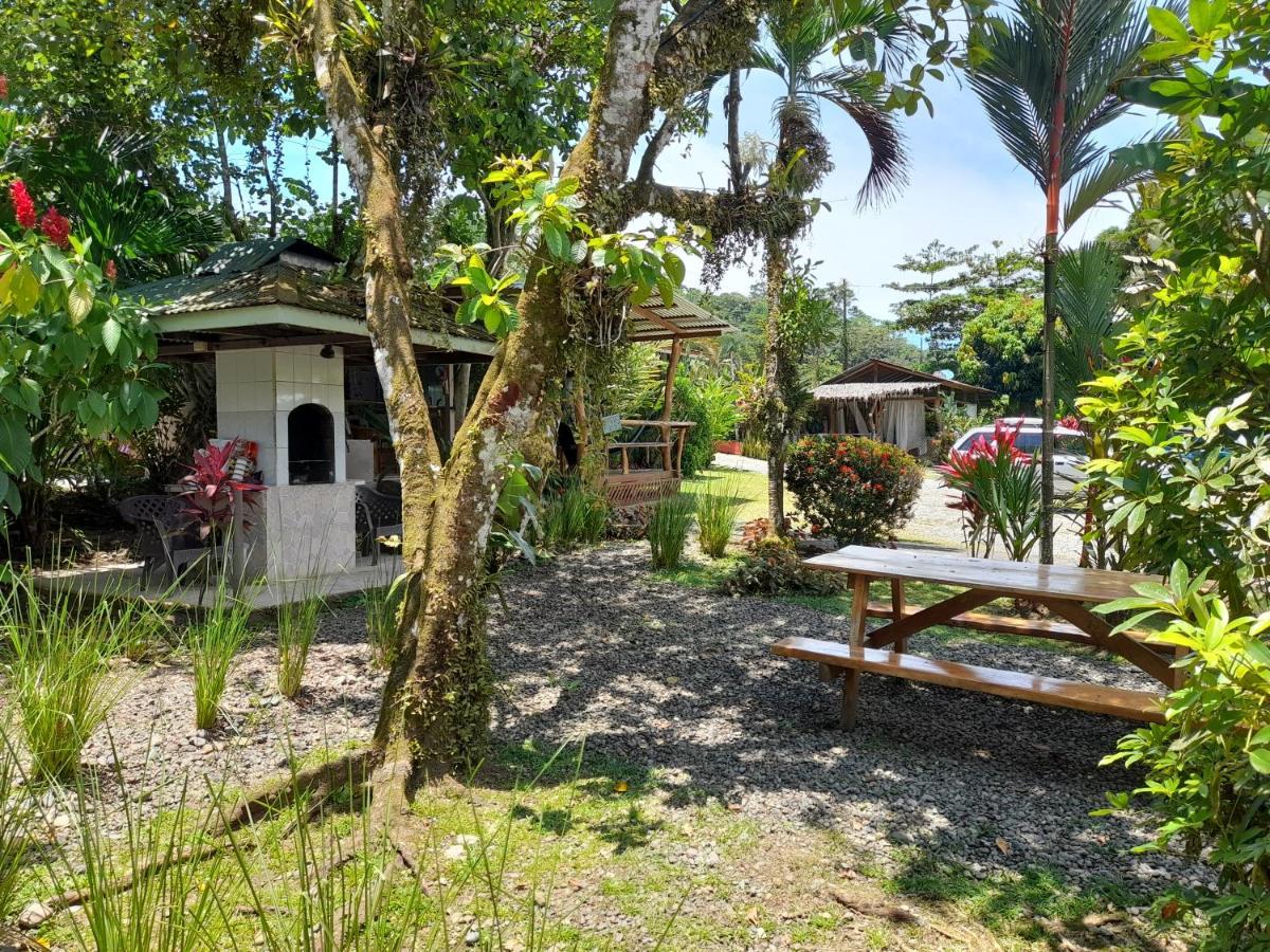 Hotel El Colibri Rojo - Cabinas - Le Colibri Rouge Cahuita Exterior photo